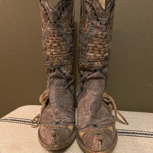 Women’s snip toe boot